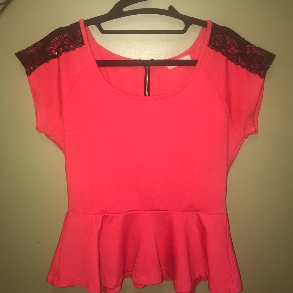 ENLIN CORAL/BLACK PEPLUM SHIRT ZIPPER & STUDDED